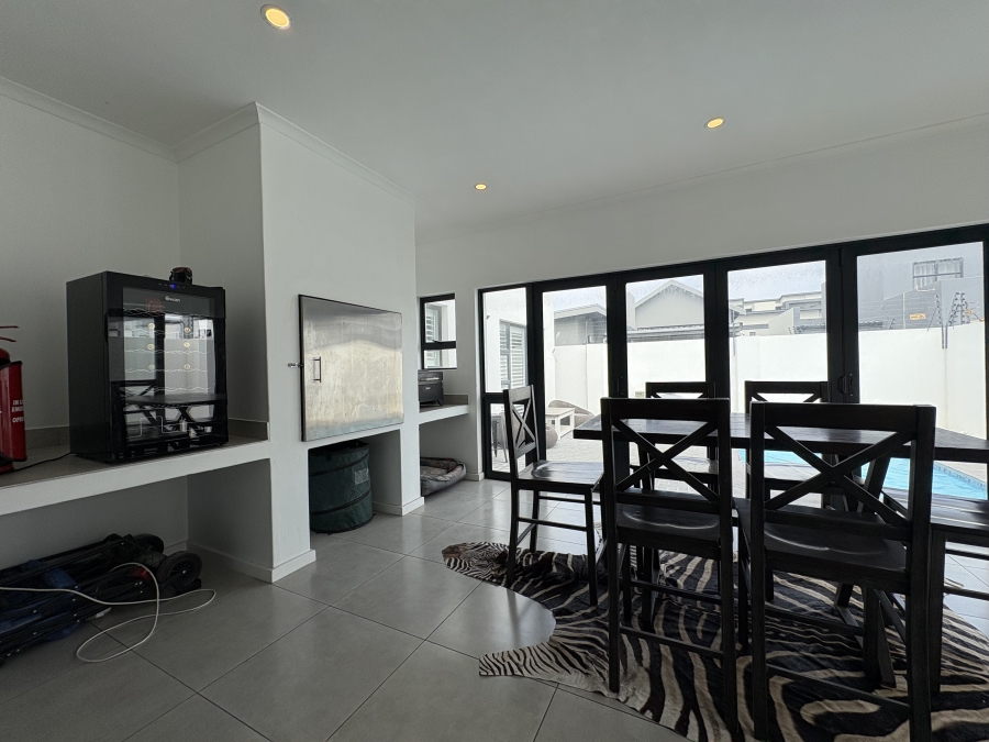 3 Bedroom Property for Sale in Sandown Western Cape